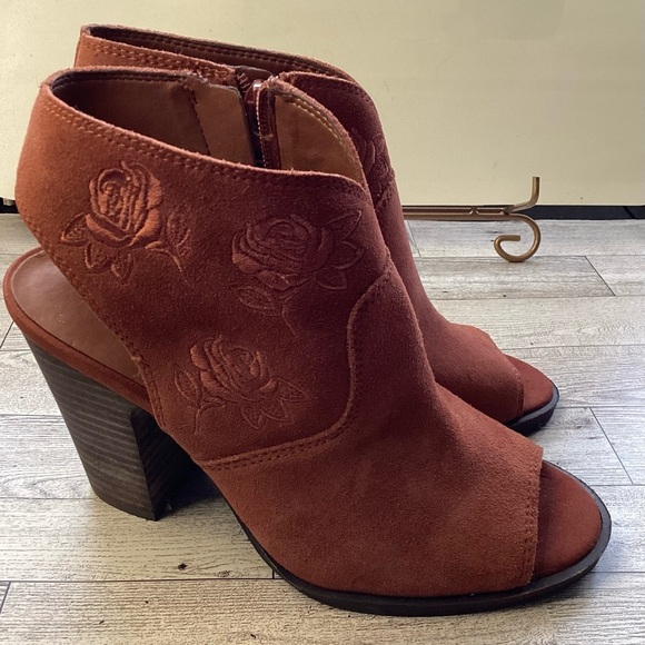 Lucky Brand Women's Toffee Tan Oiled Suede Listana Booties Sandals Heels 7.5M - Picture 5 of 14